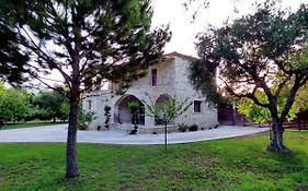 Rouveli Villa With Private Garden And Barbeque